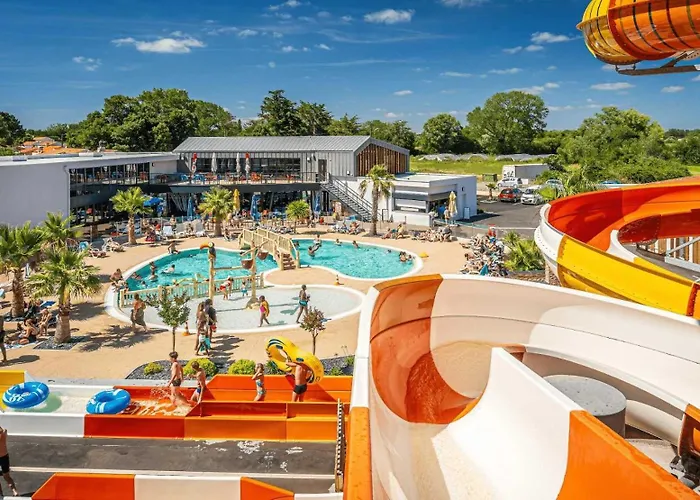 Zecamping Animations Espace Aquatique Piscine Couverte Et Restaurant
